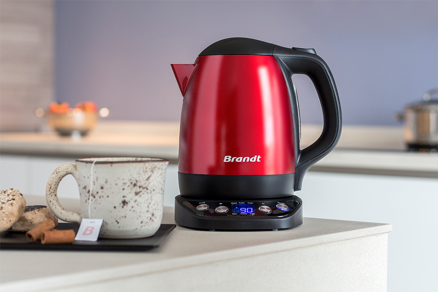 Hervidor de agua Brandt rojo